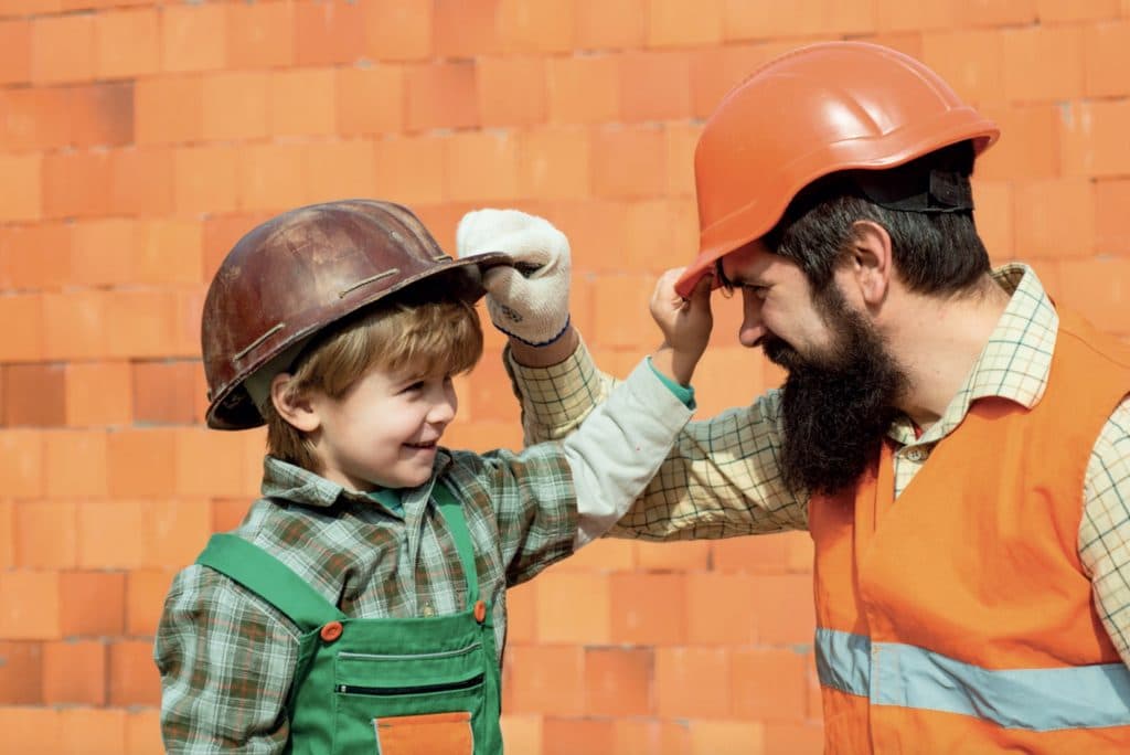 Çocukların daha iyi öğrenebilmeleri için bir görevi nasıl yapacaklarını öğretin