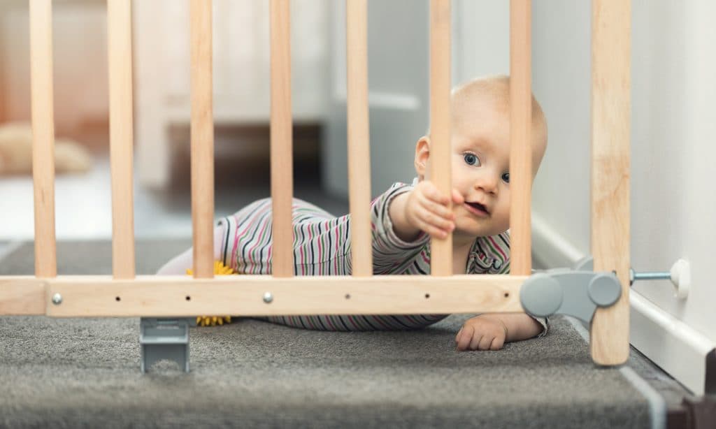 Merdivenler İçin Güvenlik Kapısı Alın