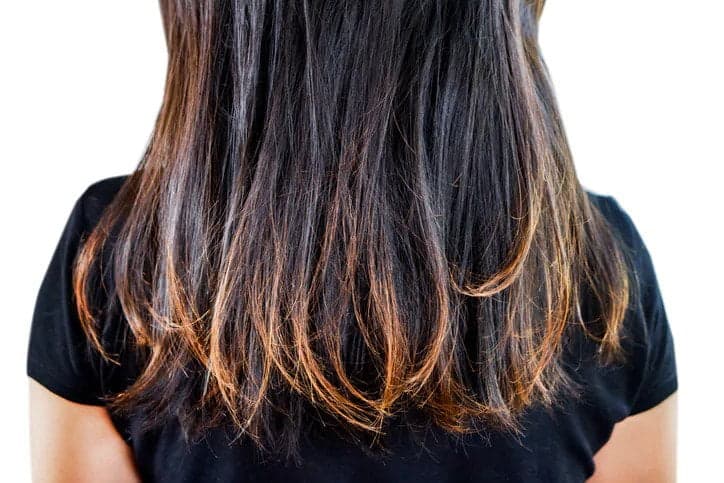 işlem görmüş saçlı kadın